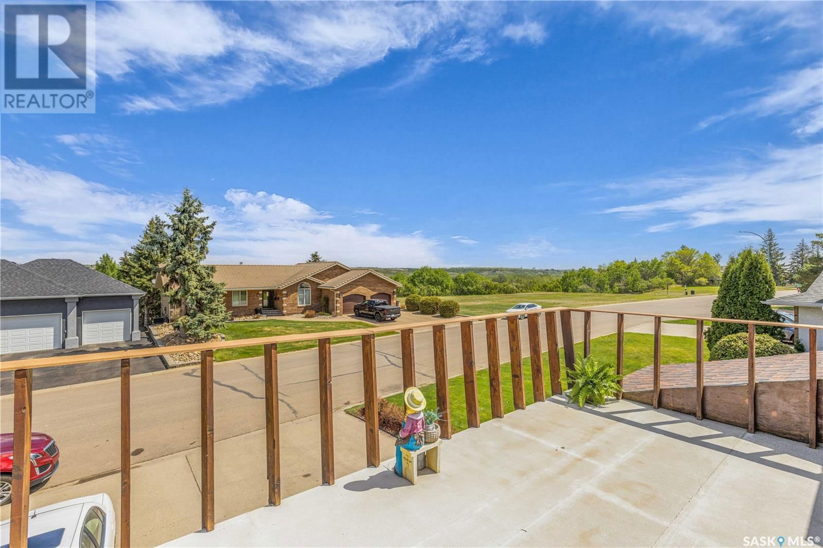 201 RIVERBEND CRESCENT Image 23