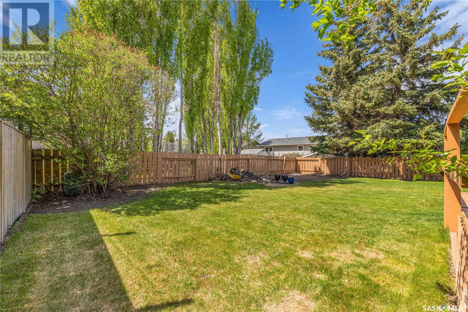 201 RIVERBEND CRESCENT Image 25