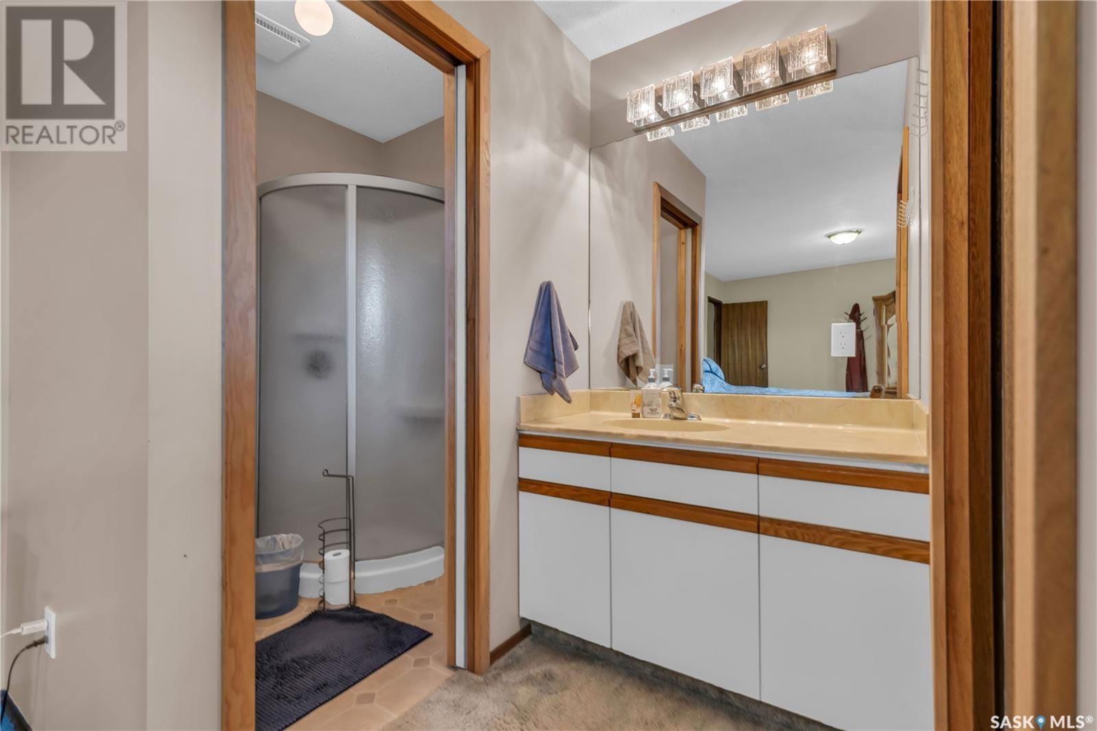 201 RIVERBEND CRESCENT Image 30