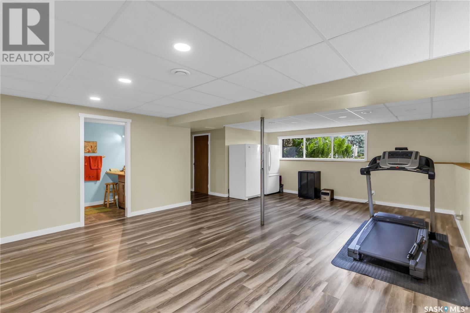 201 RIVERBEND CRESCENT Image 37