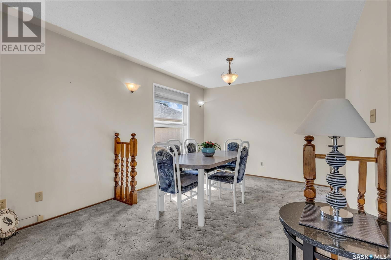 201 RIVERBEND CRESCENT Image 4