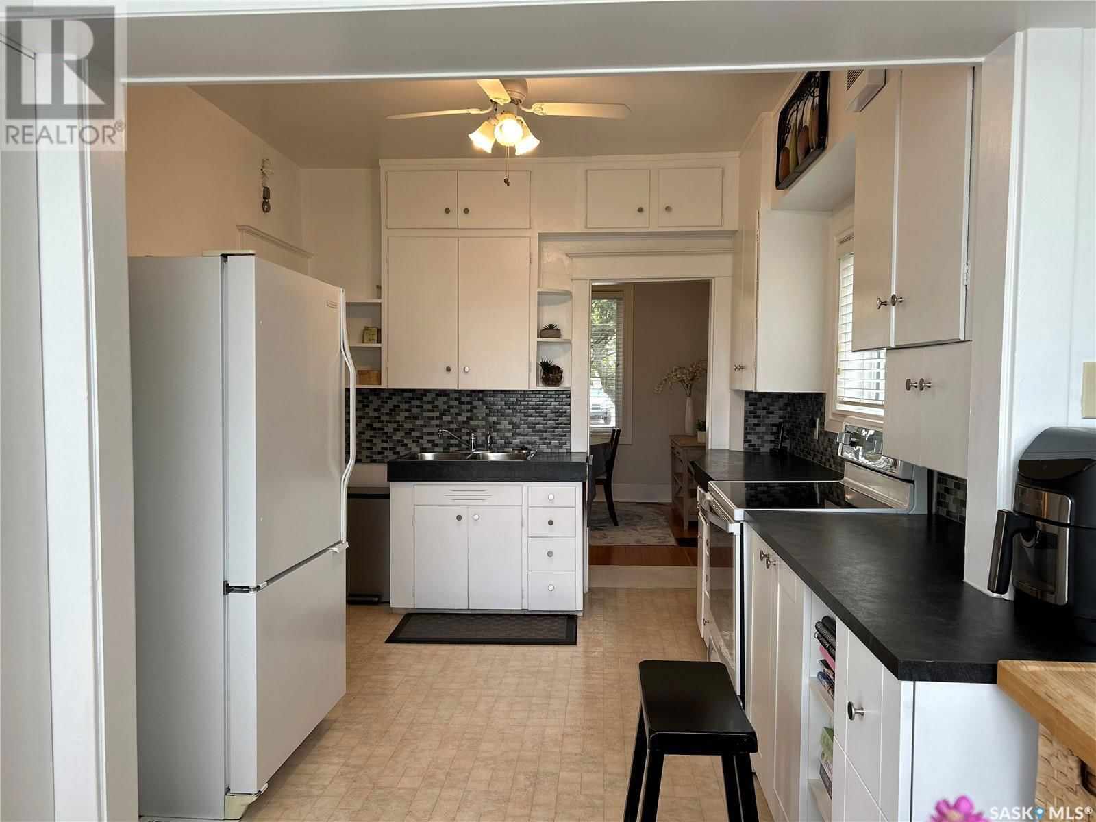 922 9TH STREET Image 18
