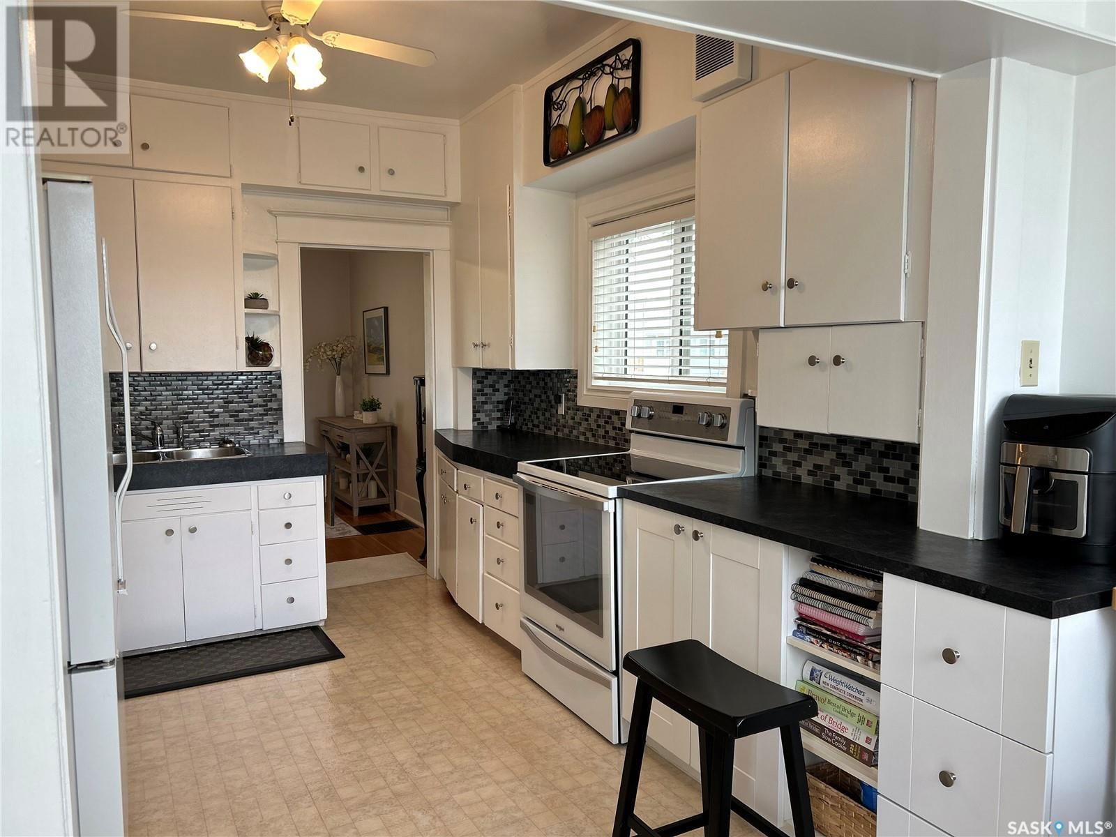 922 9TH STREET Image 19