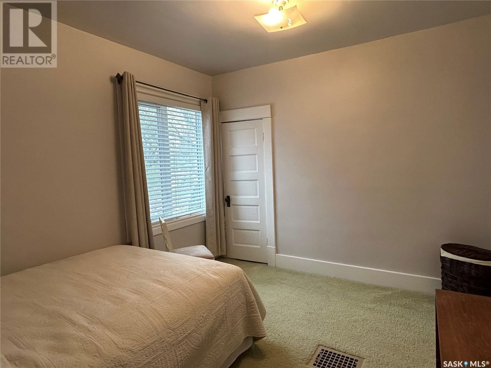 922 9TH STREET Image 30