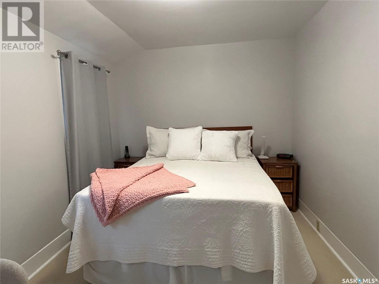 922 9TH STREET Image 32