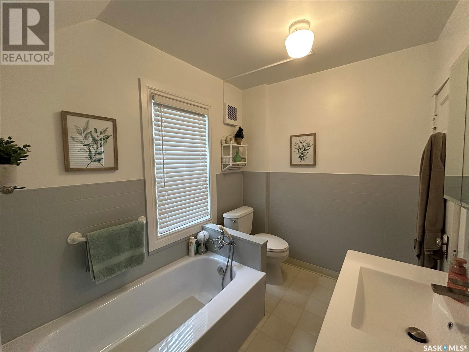 922 9TH STREET Image 36