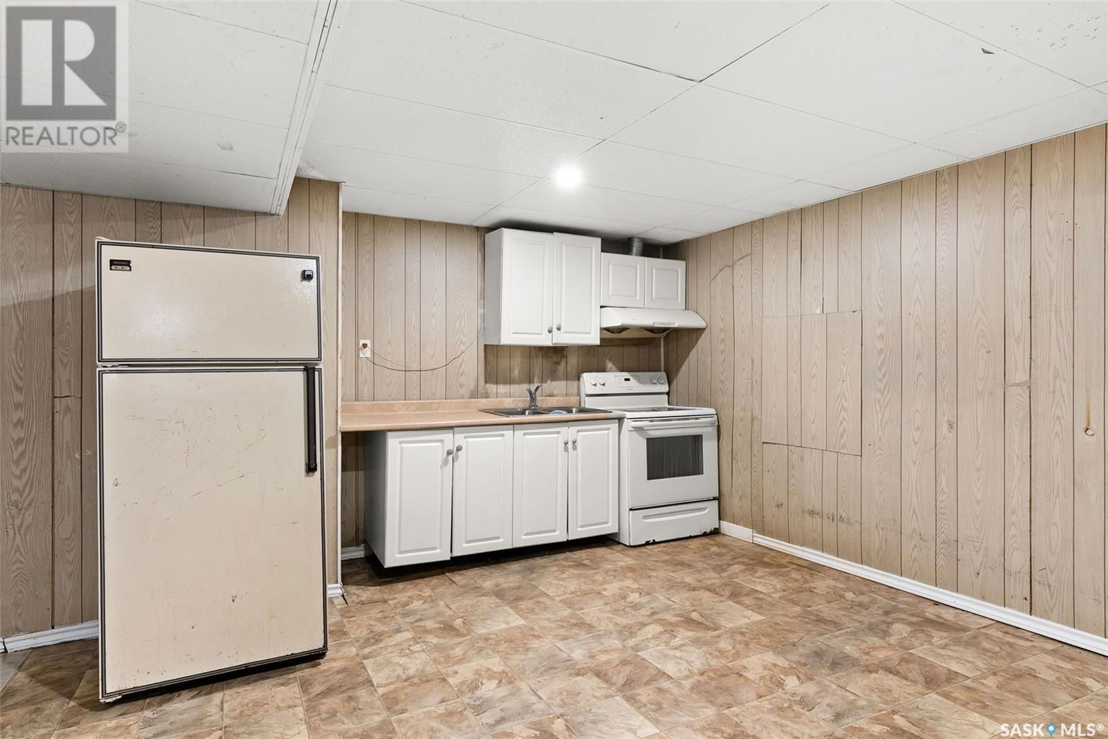 E - 3111 Dewdney Avenue Regina, Saskatchewan