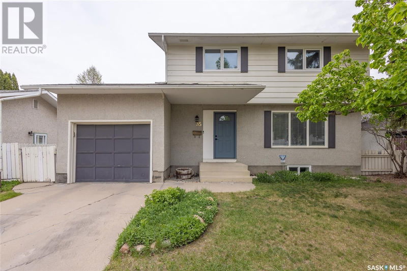 35 Tucker Crescent Saskatoon, Saskatchewan