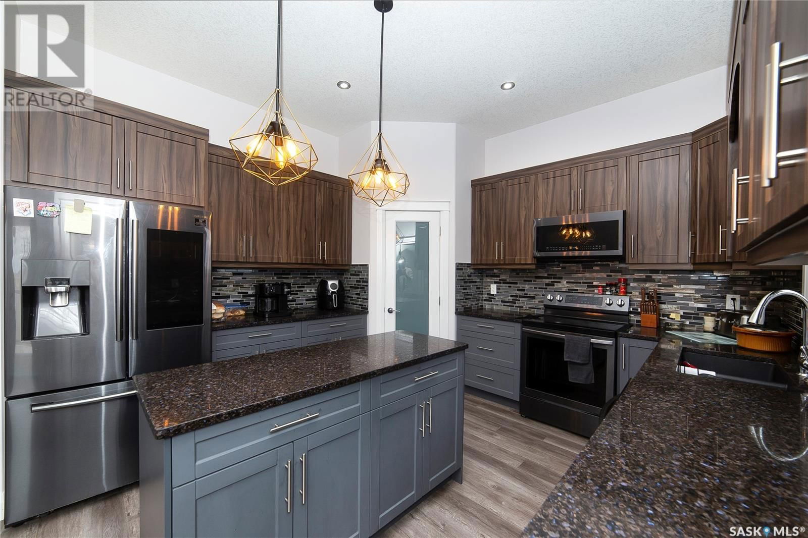 663 KENASCHUK CRESCENT Image 12