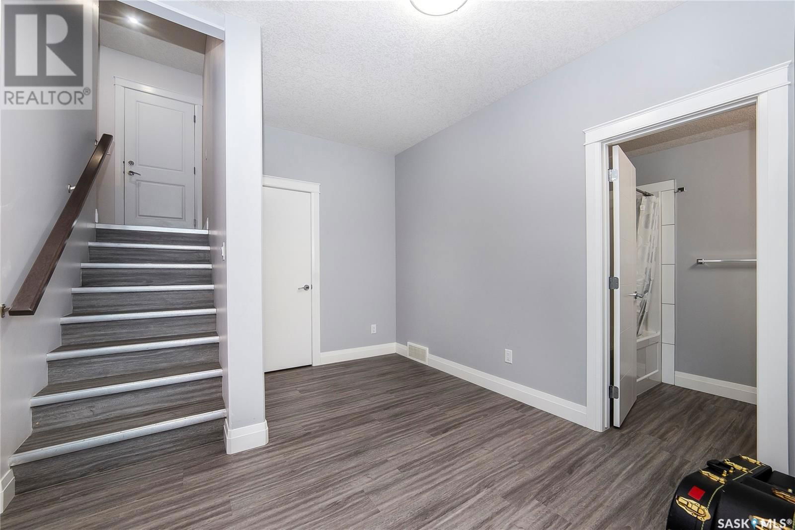 663 KENASCHUK CRESCENT Image 31
