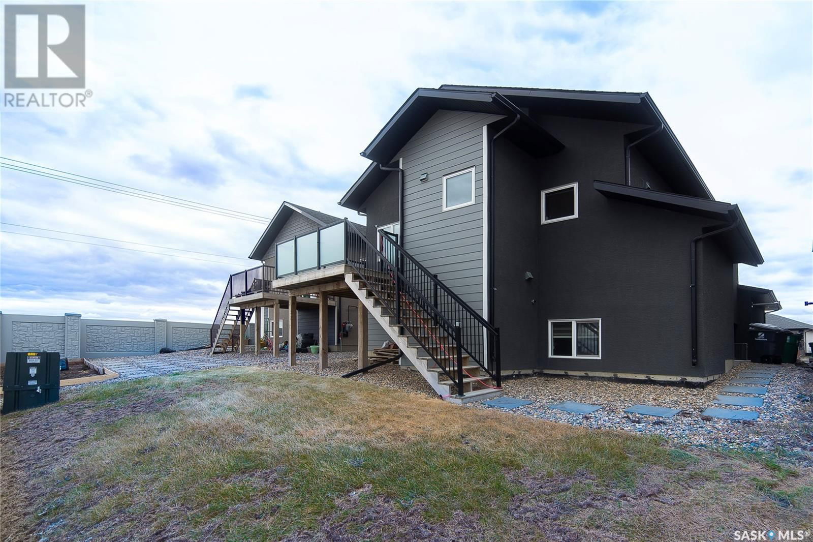 663 KENASCHUK CRESCENT Image 36