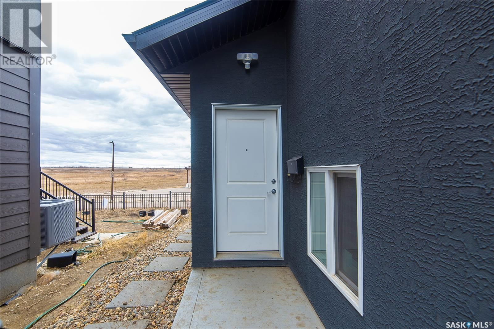 663 KENASCHUK CRESCENT Image 37