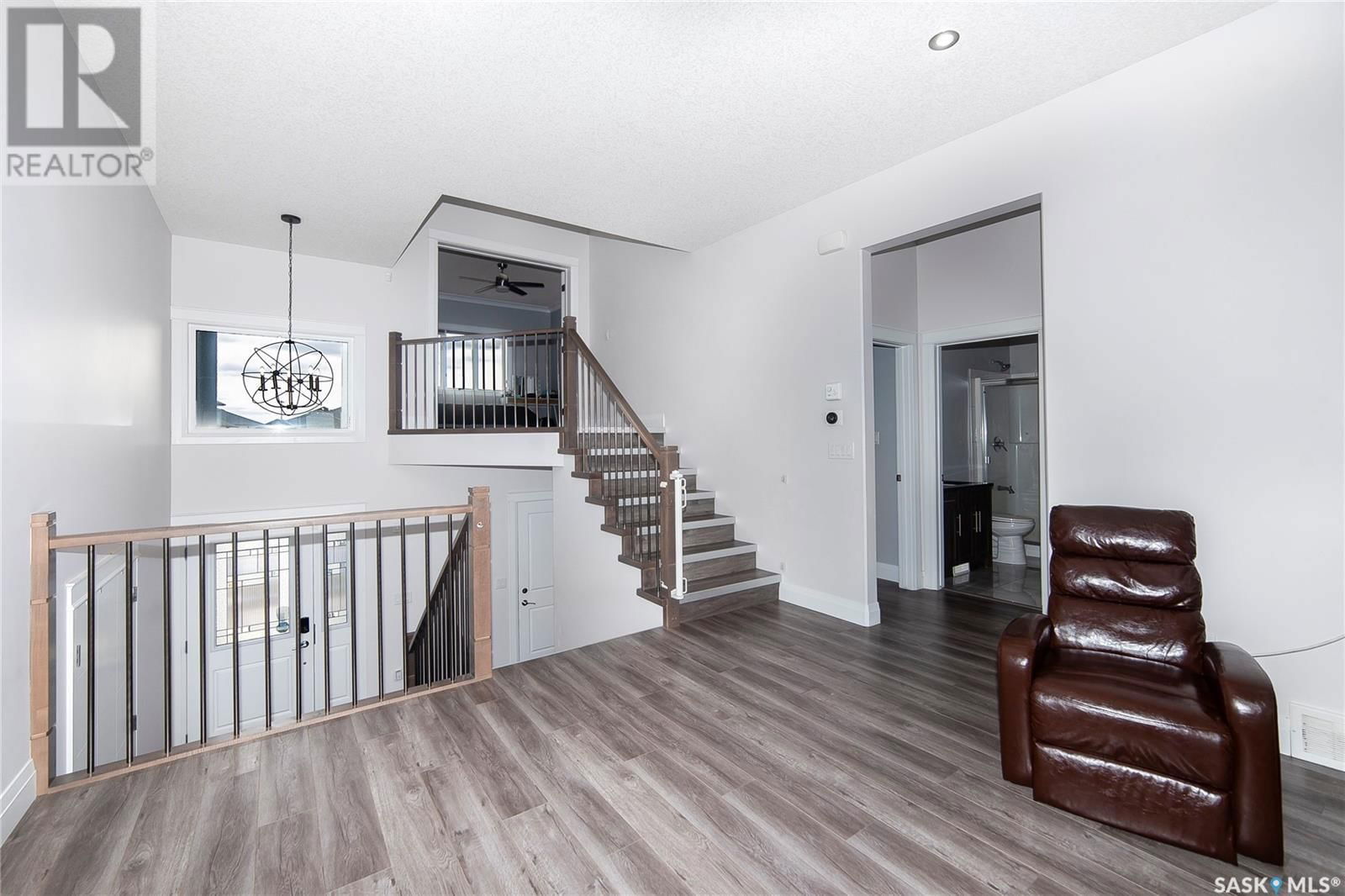 663 KENASCHUK CRESCENT Image 4