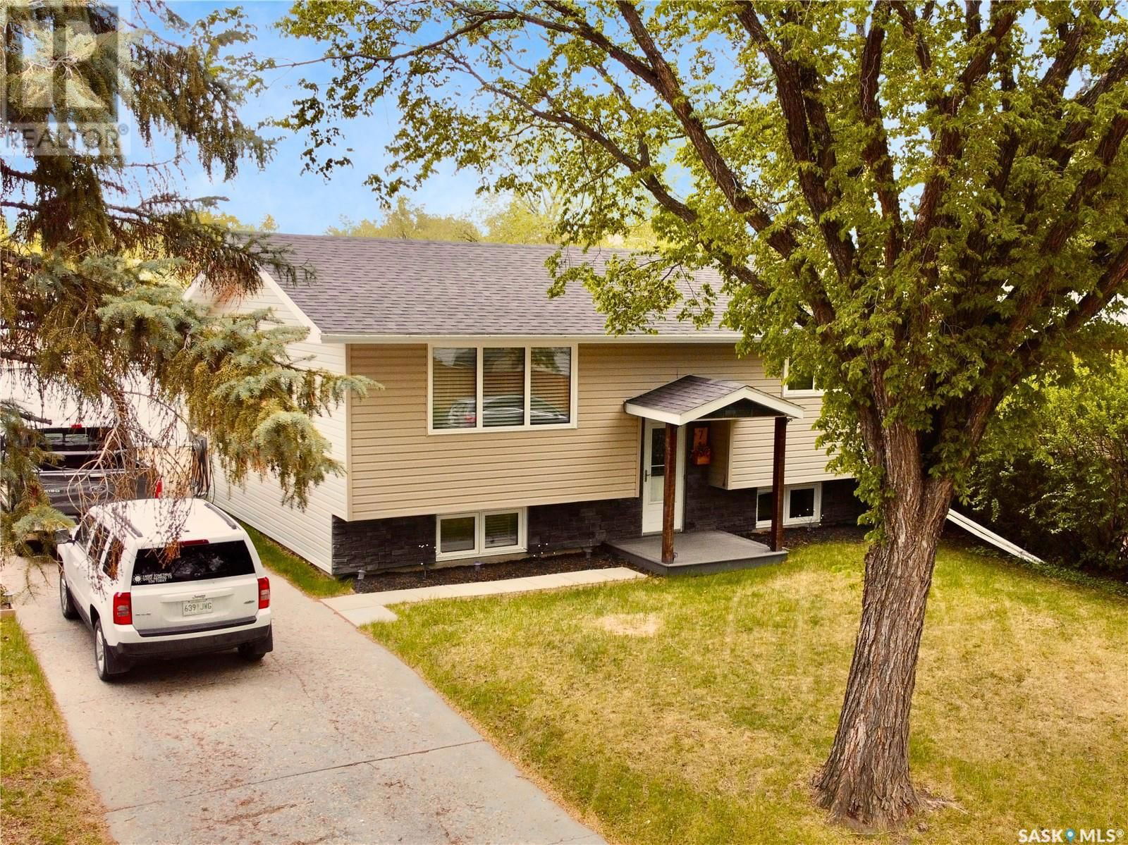 71 Price Crescent Regina, Saskatchewan