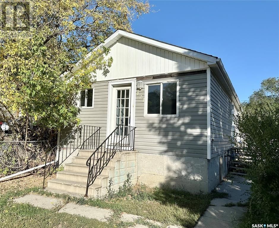 421 ALEXANDRA STREET Image 1