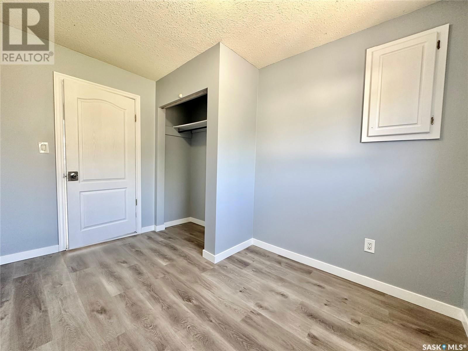 421 ALEXANDRA STREET Image 11