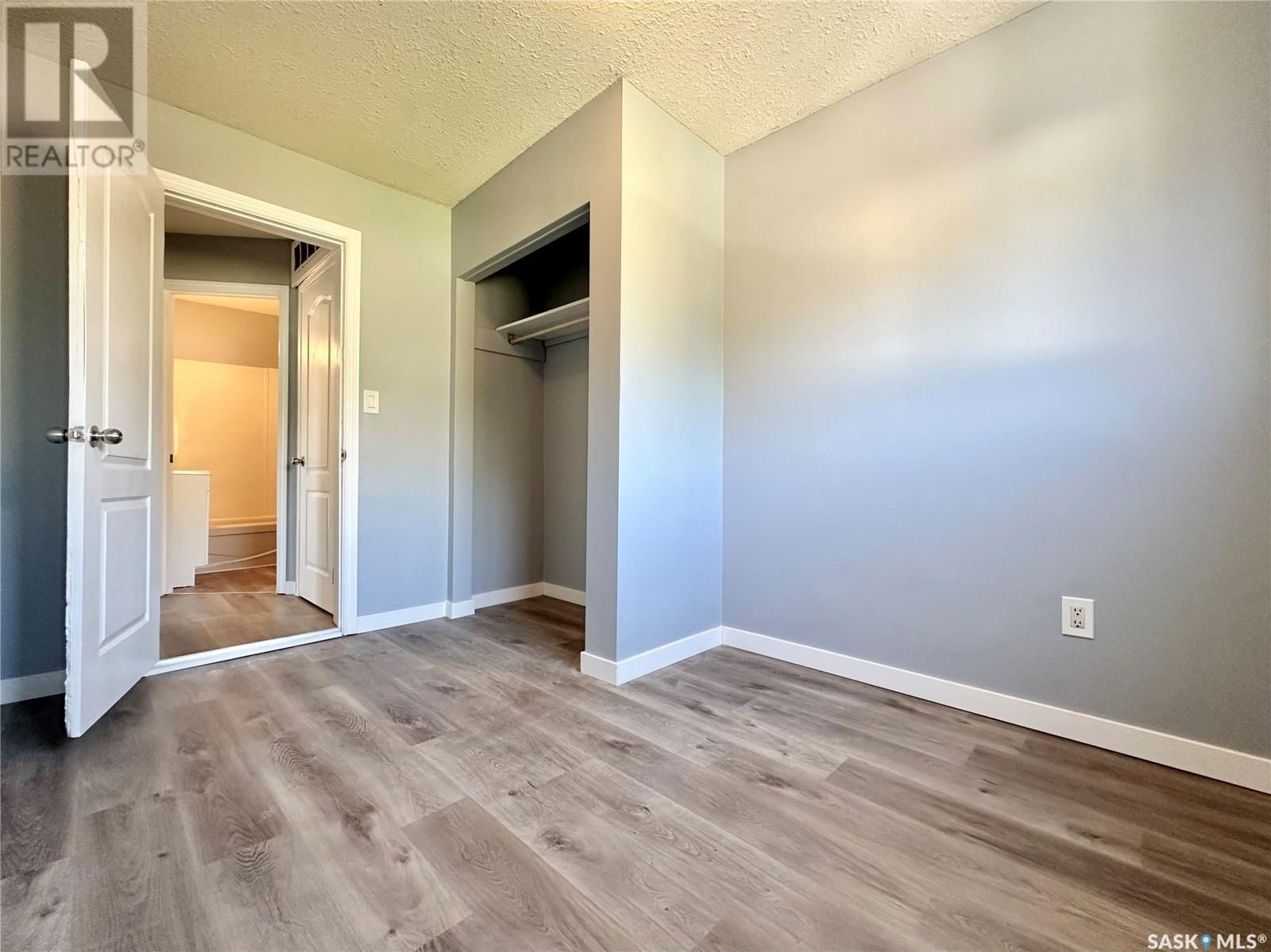 421 ALEXANDRA STREET Image 13