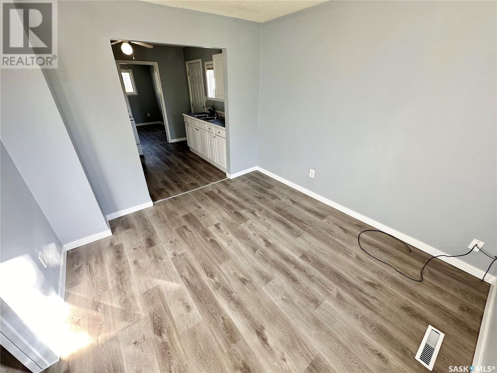 421 ALEXANDRA STREET Image 5