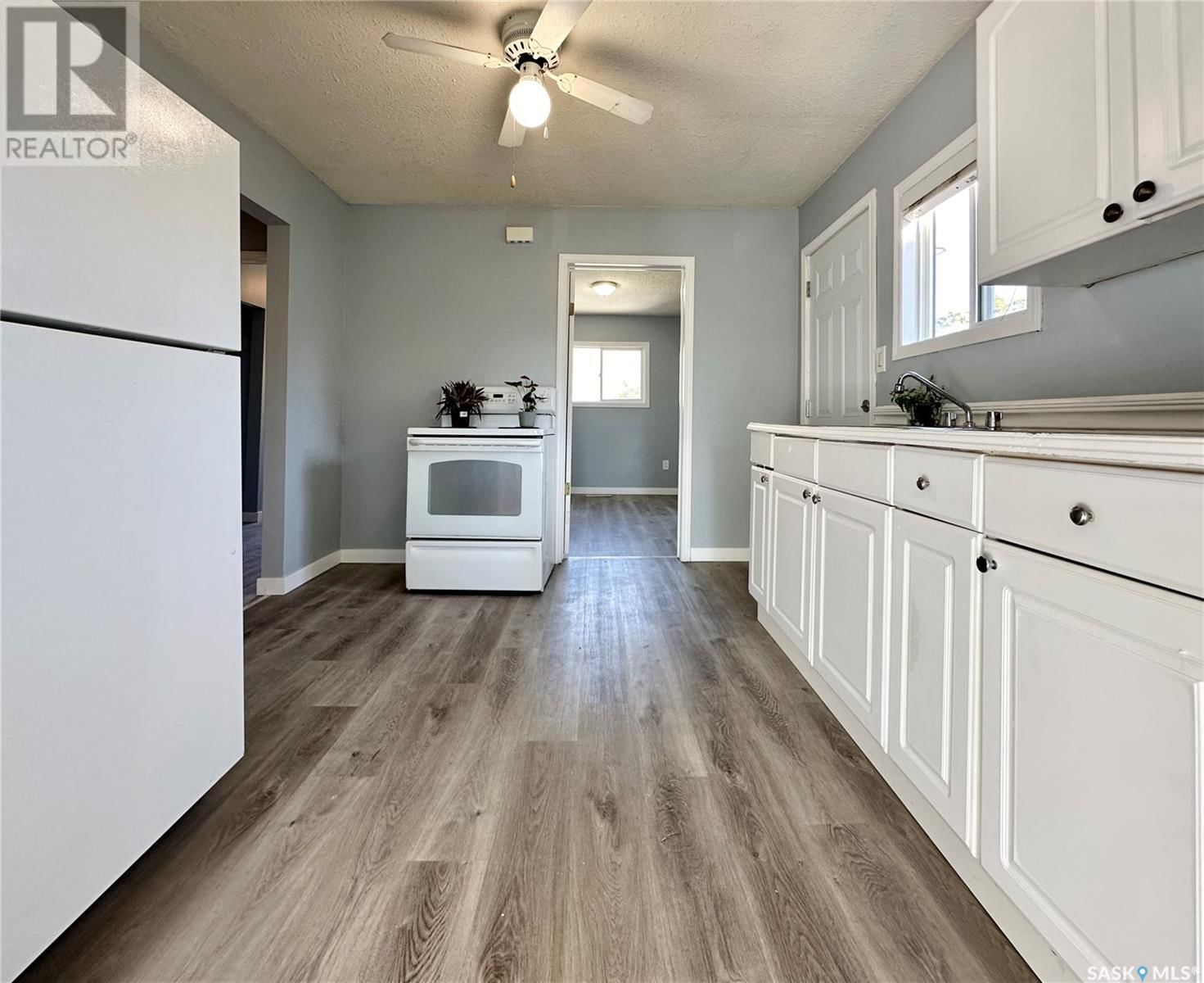 421 ALEXANDRA STREET Image 6