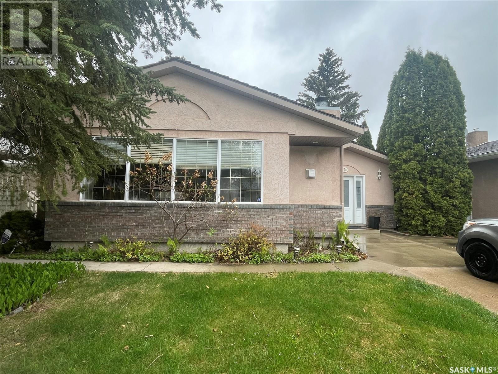 918 EAST CENTRE Image 1
