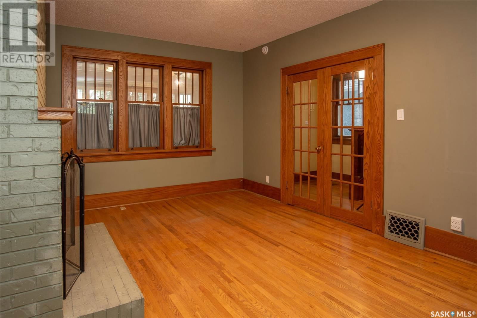 2245 Smith Street Regina, Saskatchewan