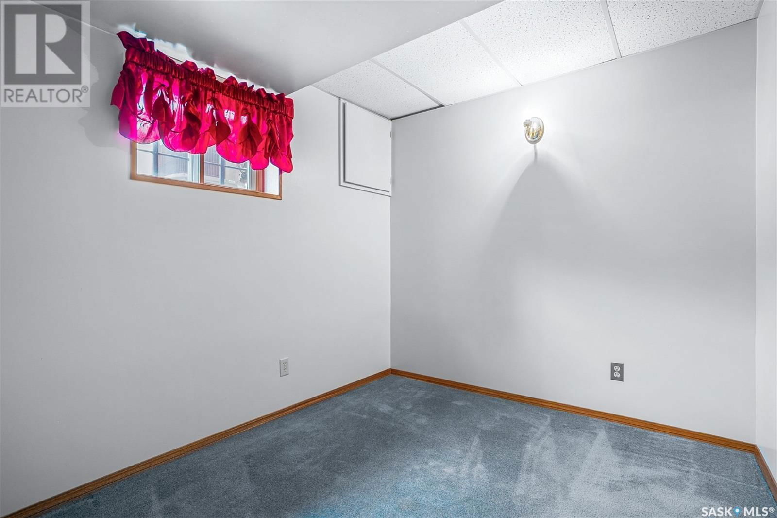 254 MOWAT CRESCENT Image 14