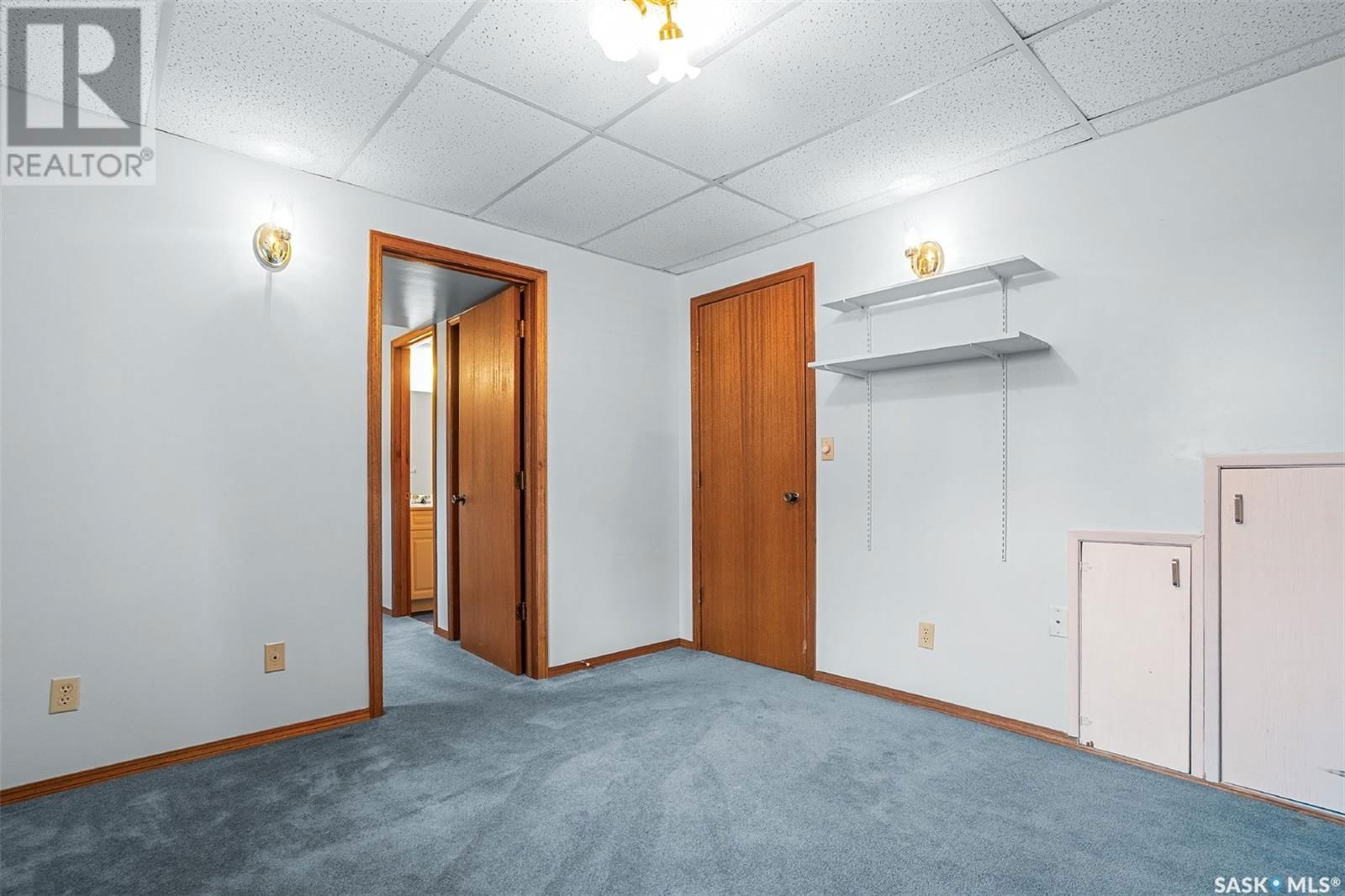 254 MOWAT CRESCENT Image 15