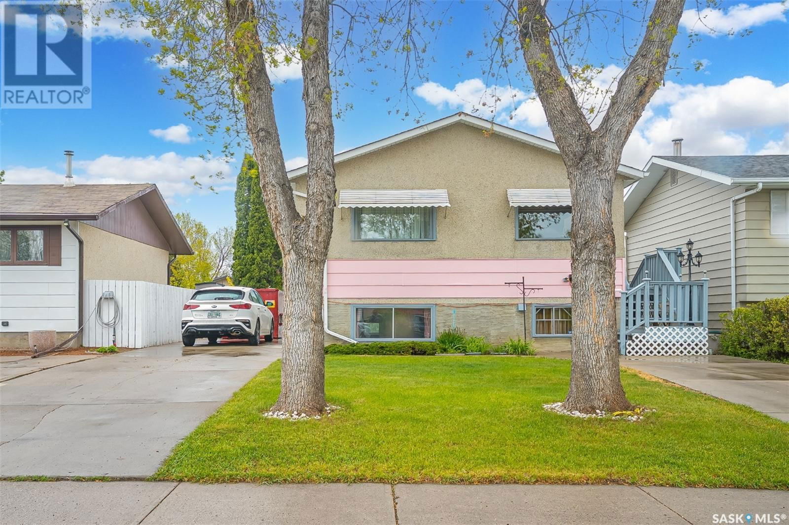 254 MOWAT CRESCENT Image 3