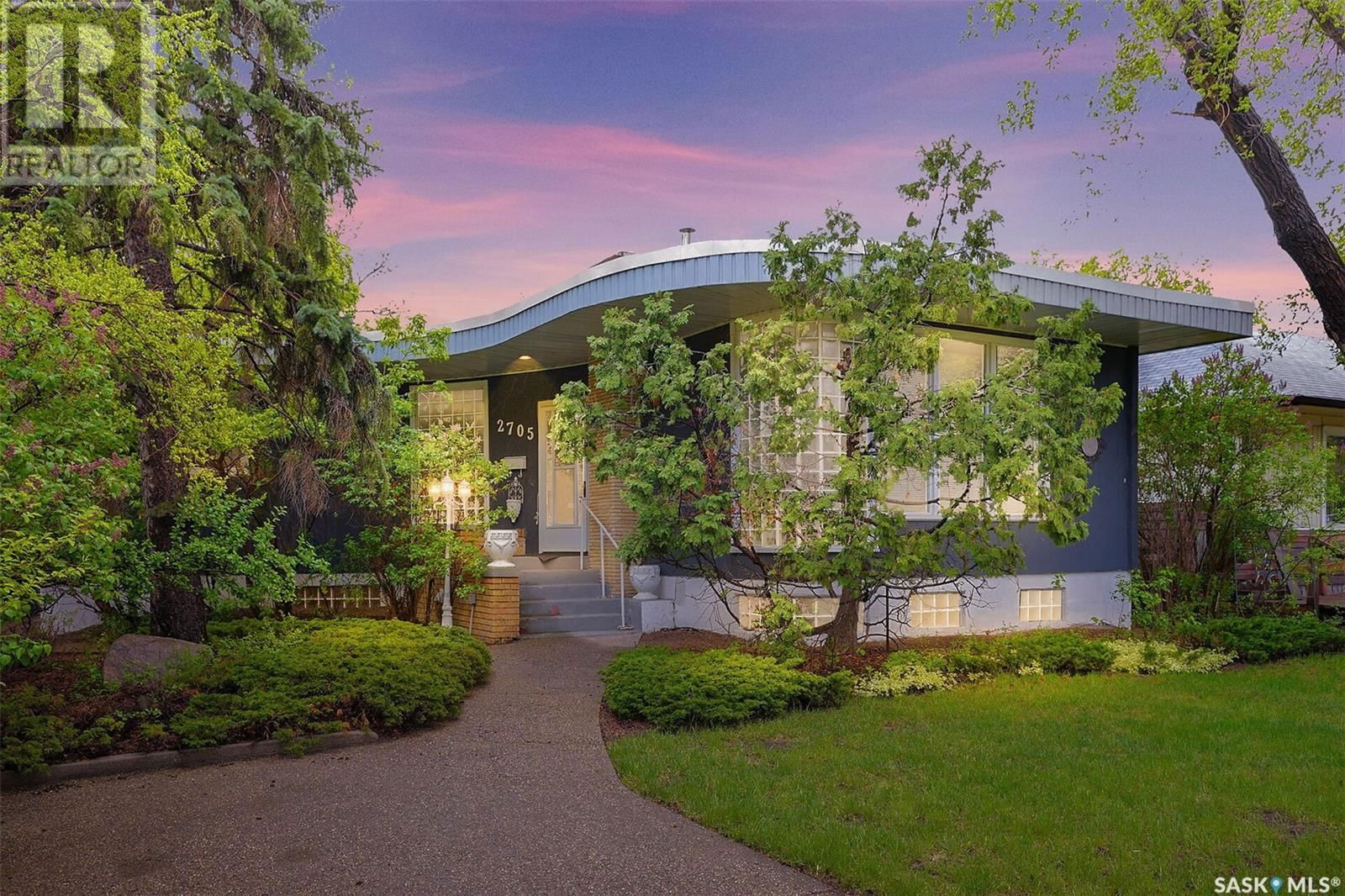 2705 Sinton Avenue Regina, Saskatchewan