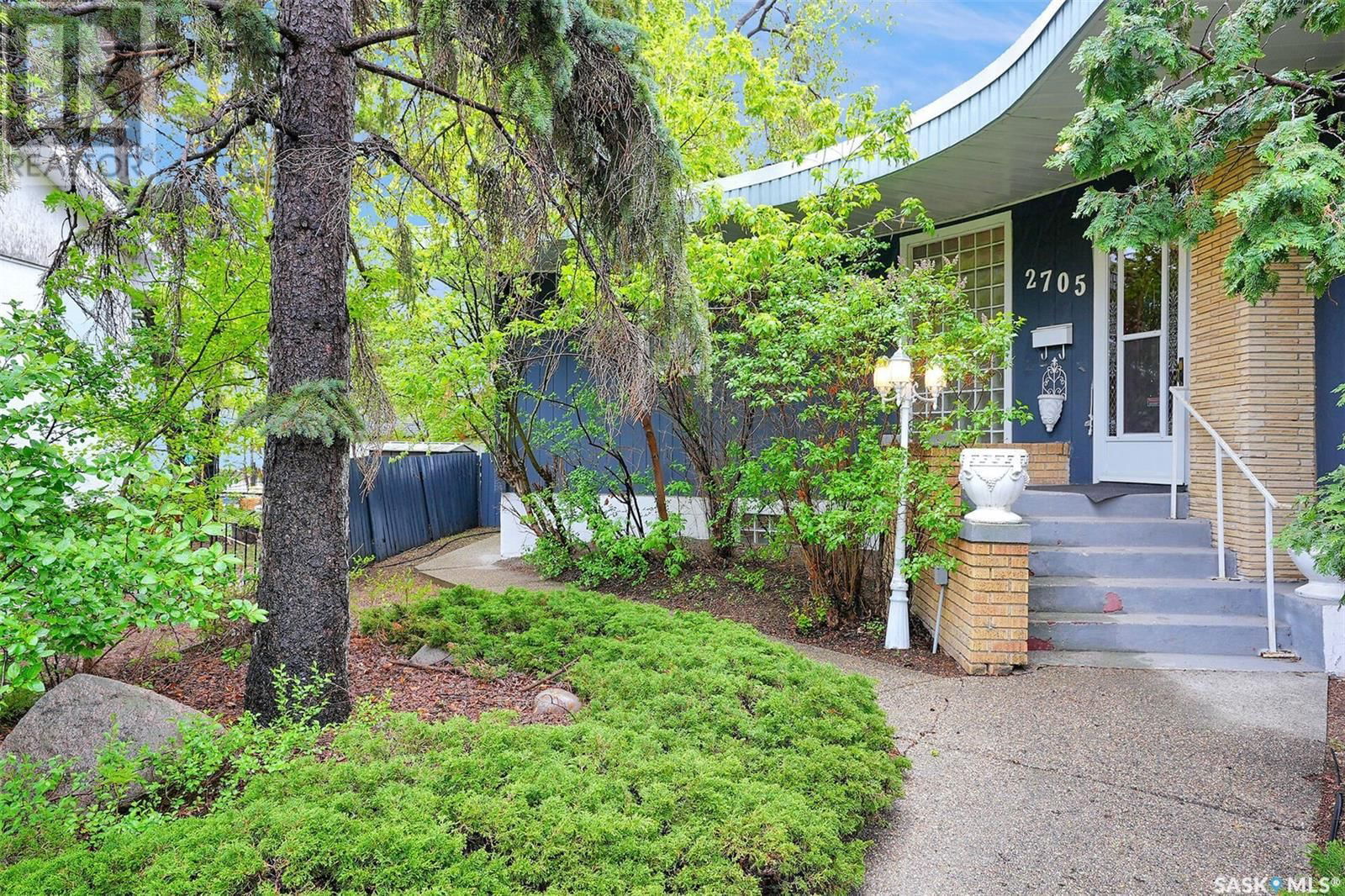 2705 Sinton Avenue Regina, Saskatchewan