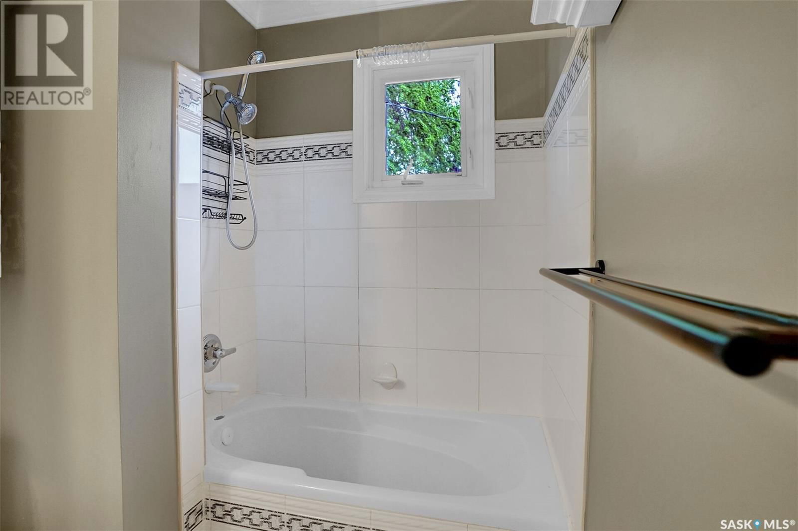 2705 Sinton Avenue Regina, Saskatchewan