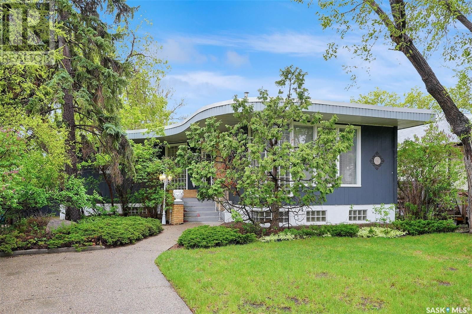 2705 Sinton Avenue Regina, Saskatchewan