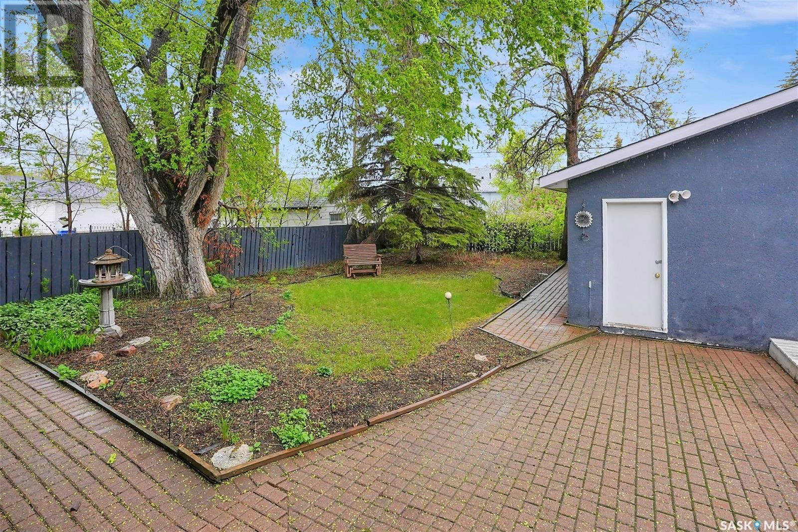 2705 Sinton Avenue Regina, Saskatchewan