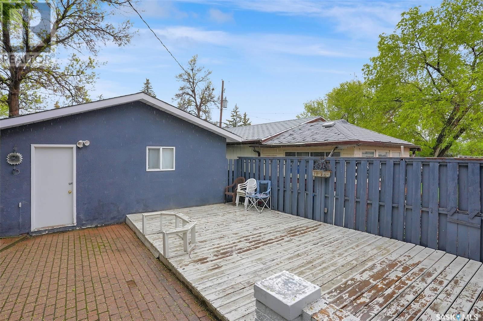 2705 Sinton Avenue Regina, Saskatchewan