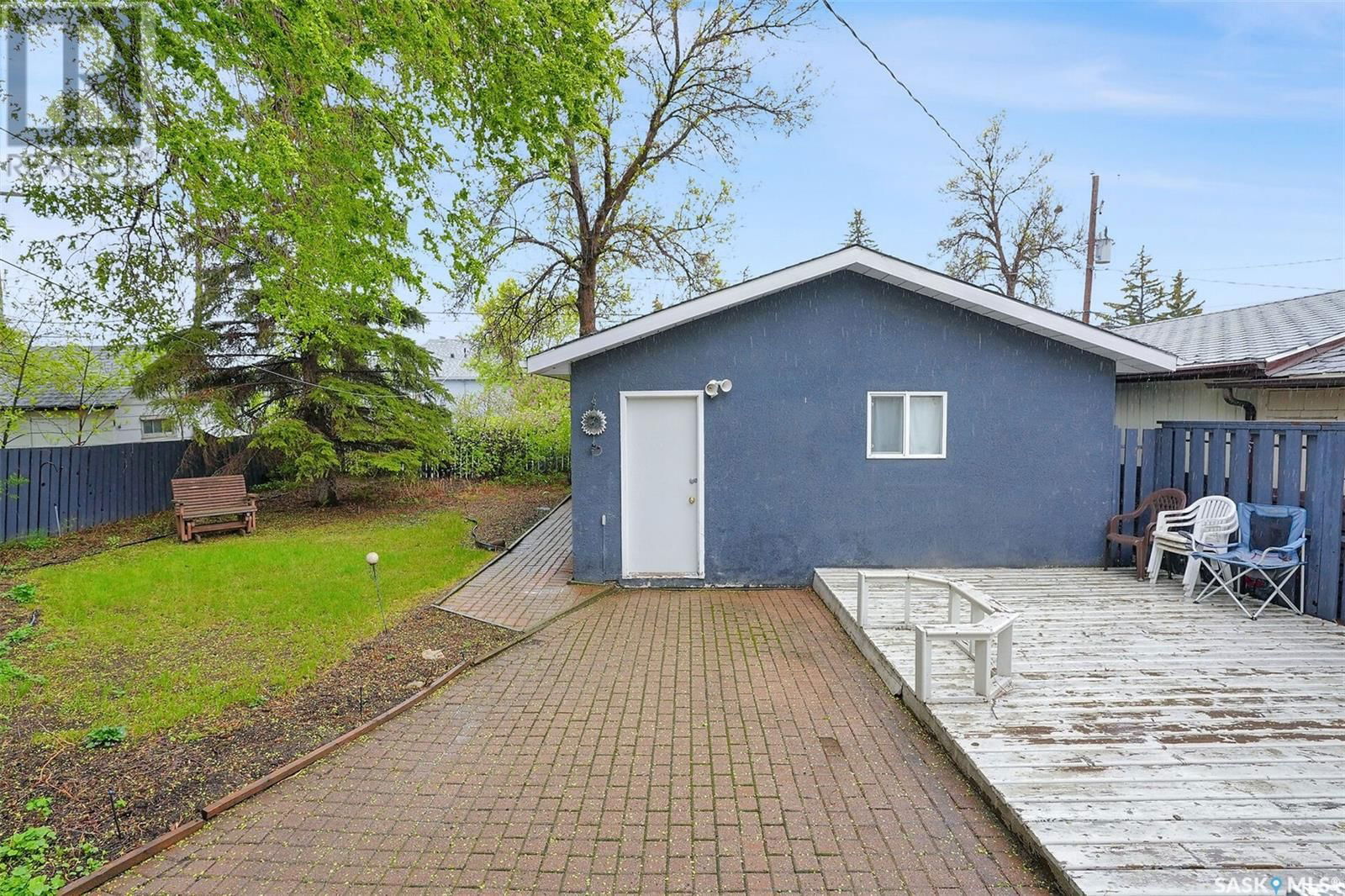 2705 Sinton Avenue Regina, Saskatchewan