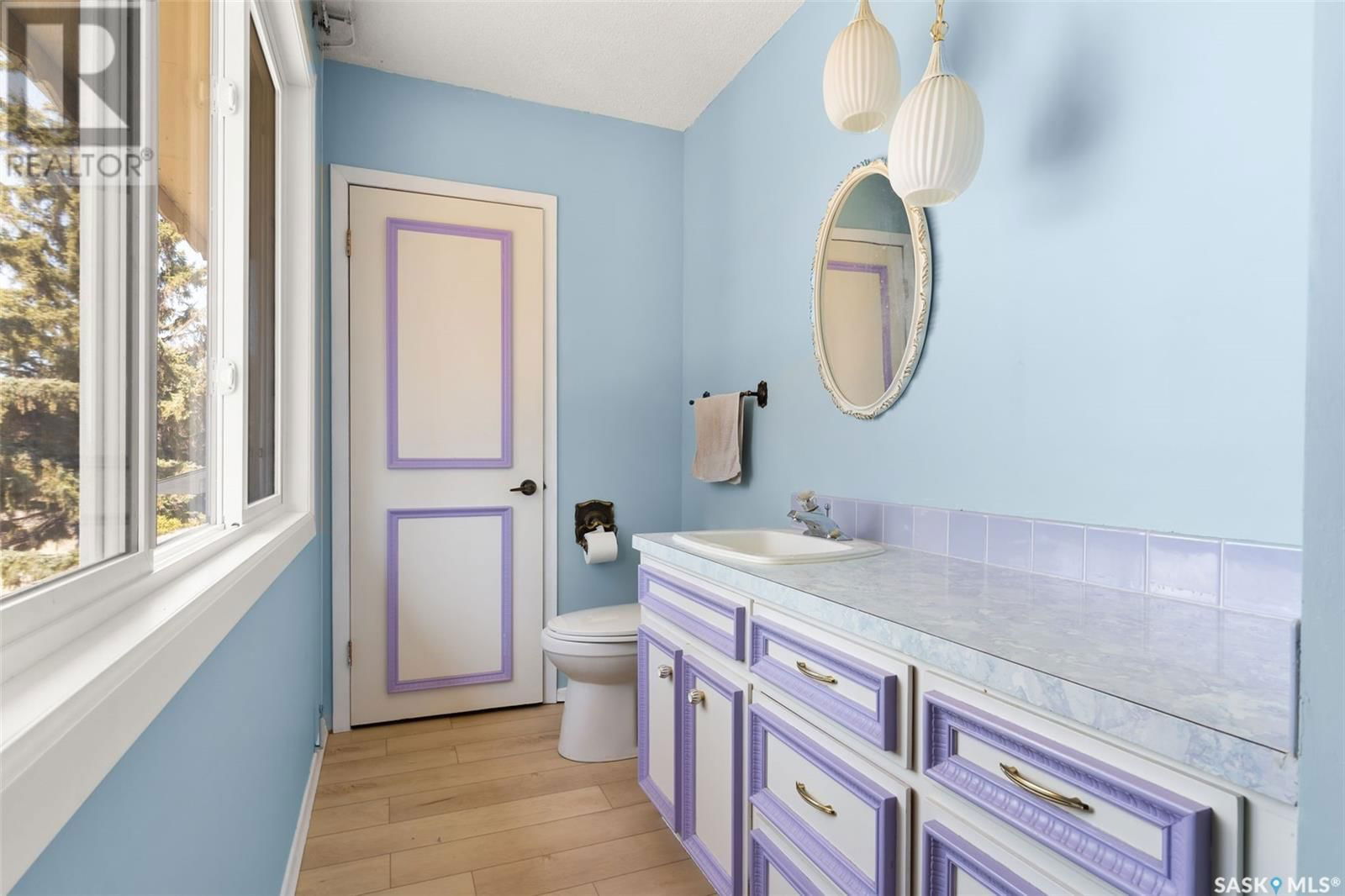 4221 Hillsdale Street Regina, Saskatchewan