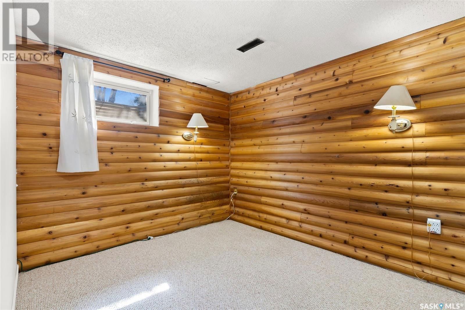 4221 Hillsdale Street Regina, Saskatchewan