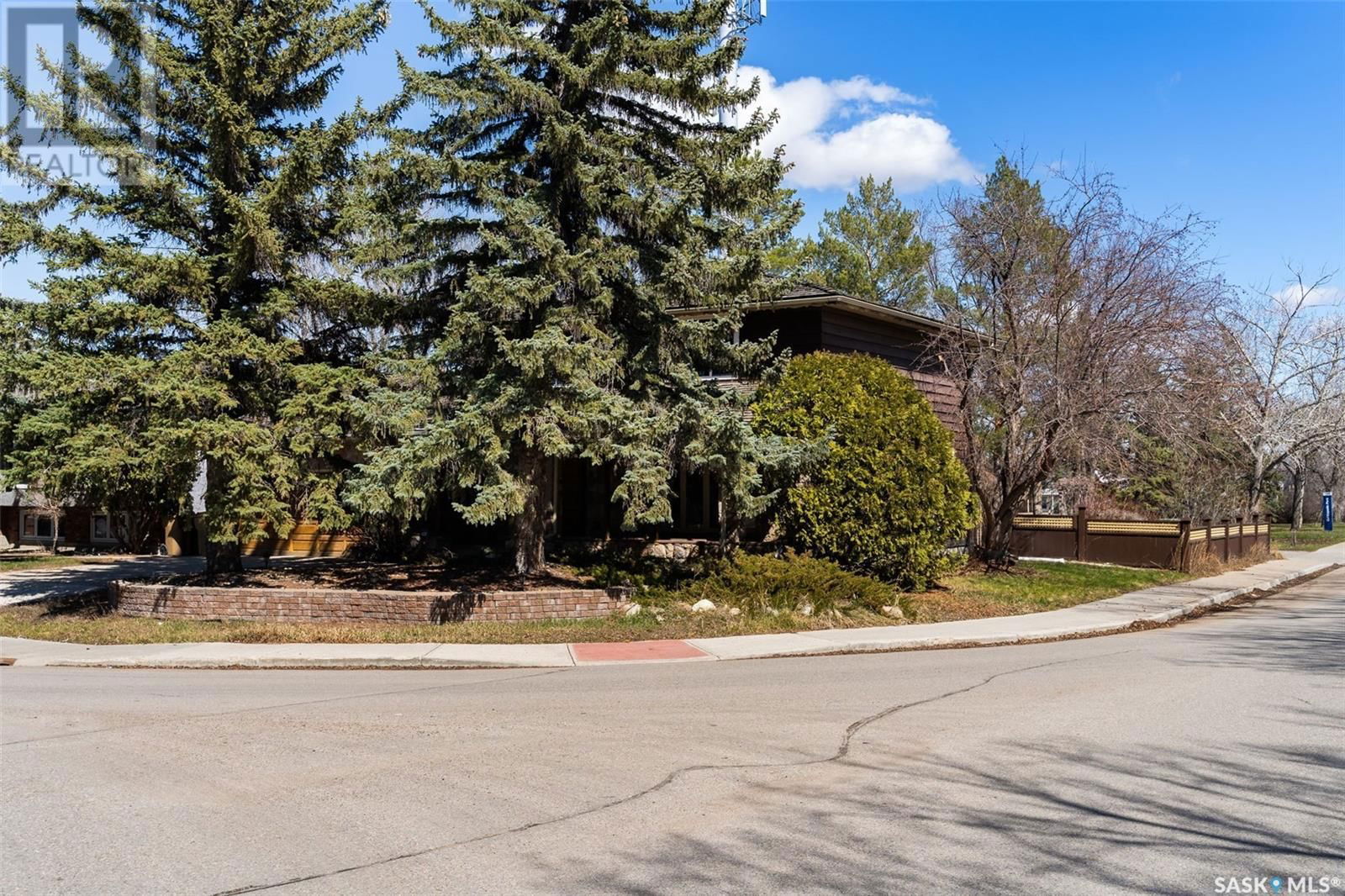 4221 Hillsdale Street Regina, Saskatchewan