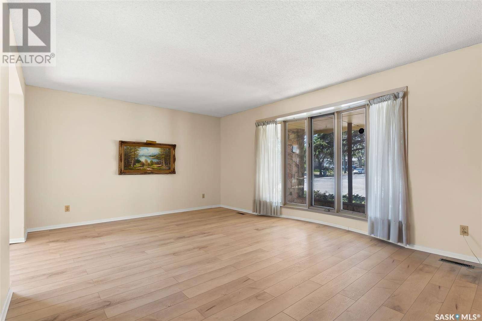 4221 Hillsdale Street Regina, Saskatchewan