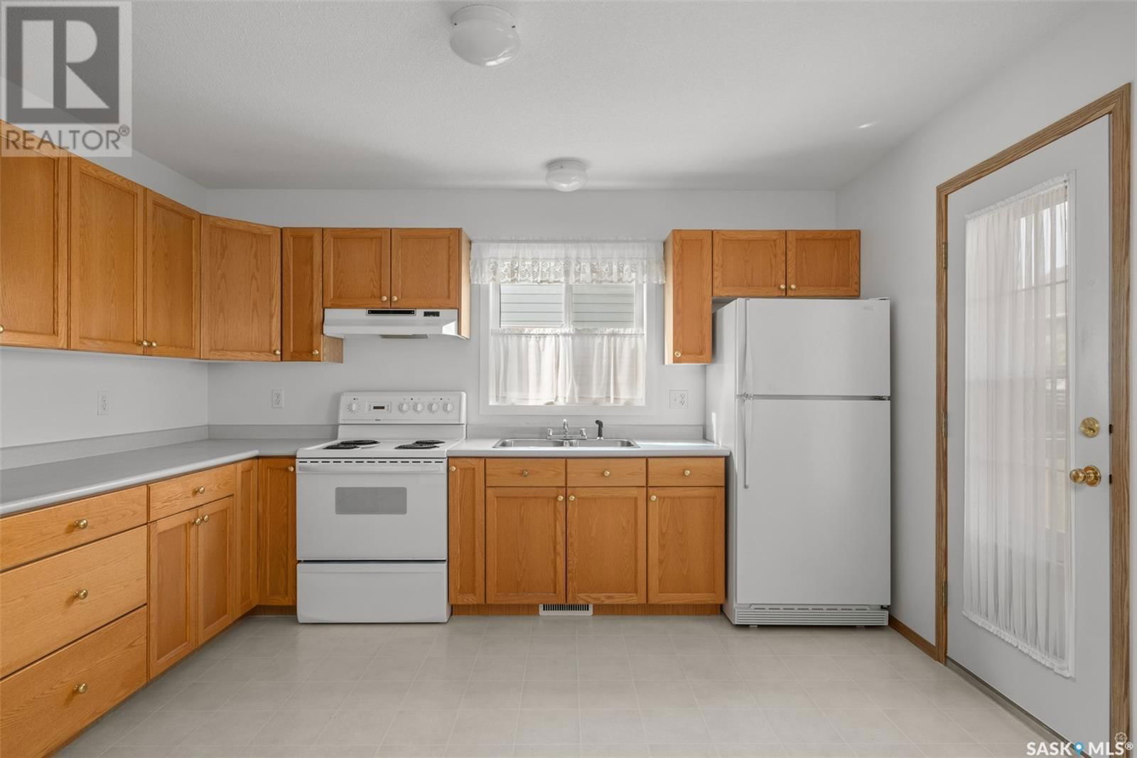 3135 5TH AVENUE Image 7