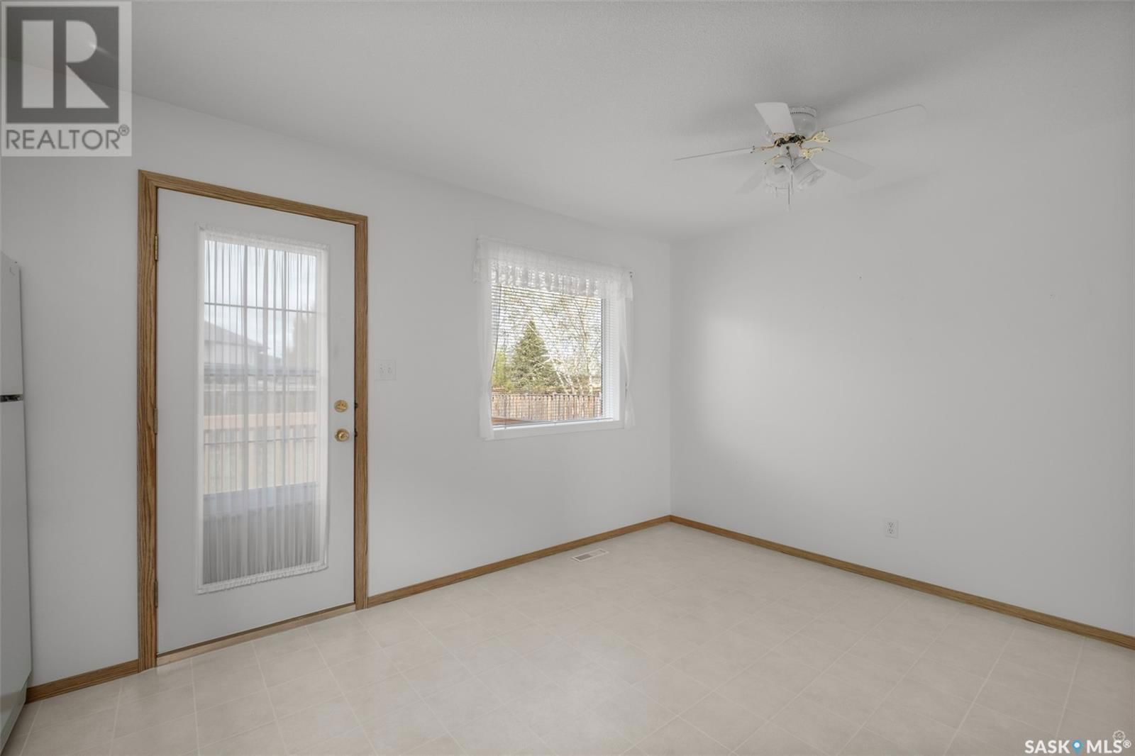 3135 5TH AVENUE Image 8