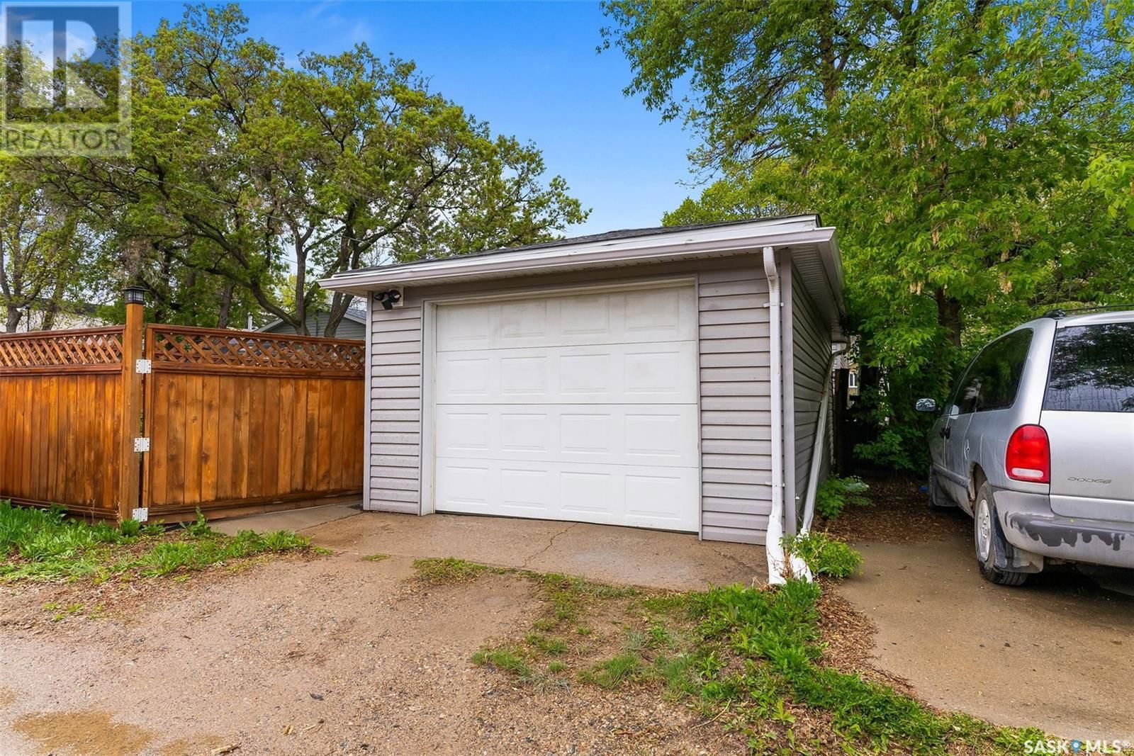 2519 Mcdonald Street Regina, Saskatchewan