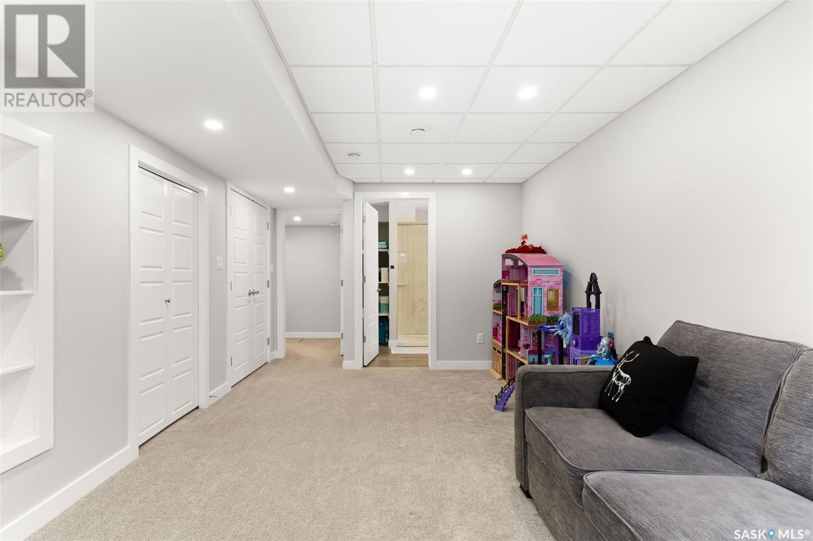 E - 4609 Primrose Green Drive Regina, Saskatchewan