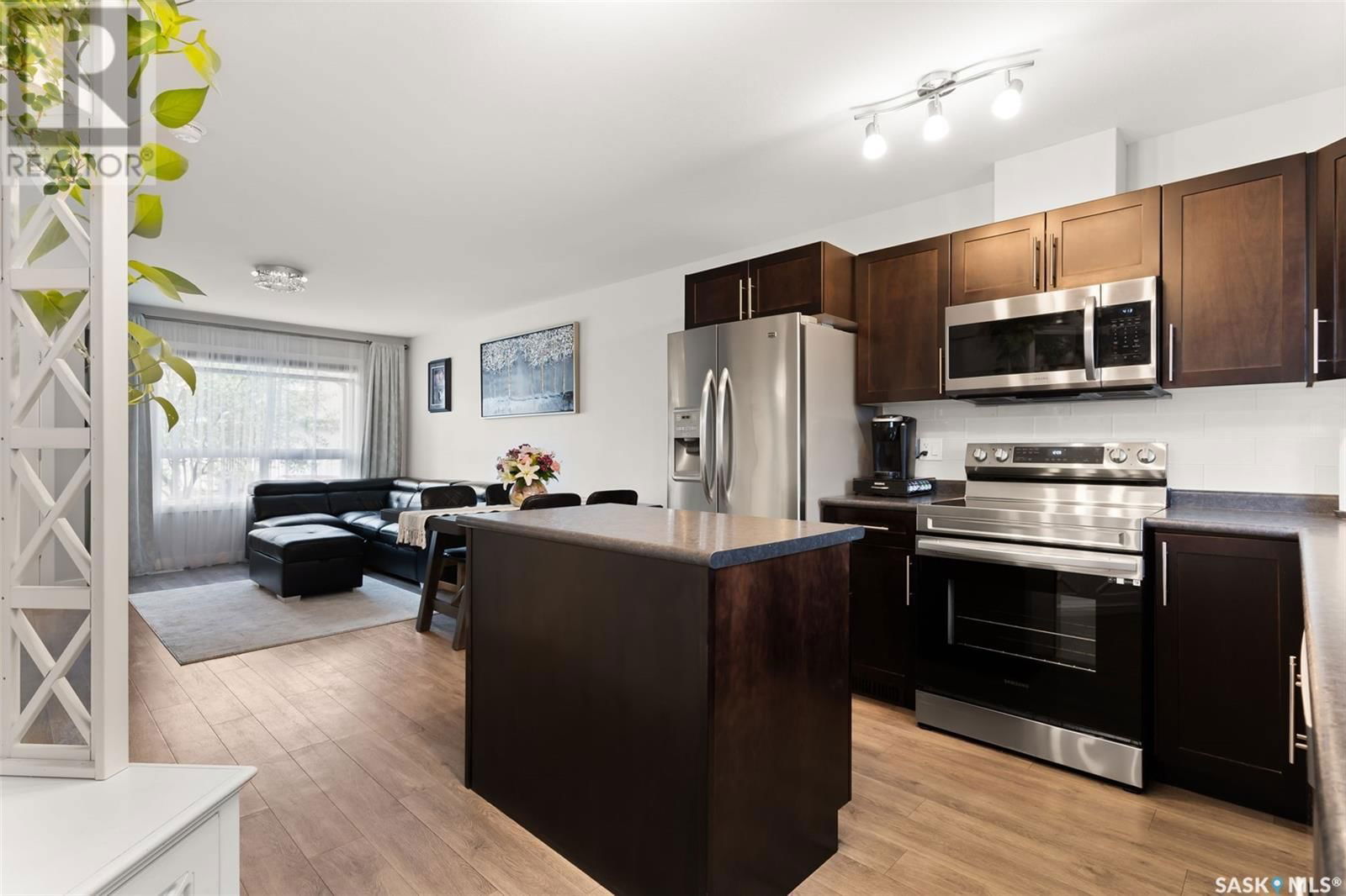 E - 4609 Primrose Green Drive Regina, Saskatchewan
