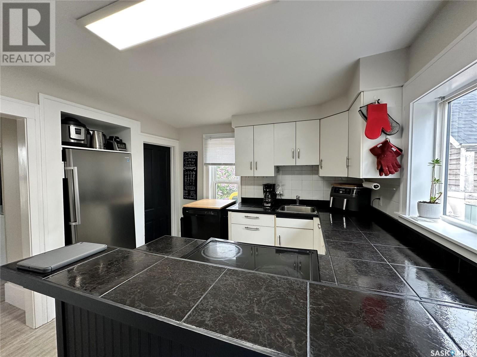 49 9TH AVENUE Image 10
