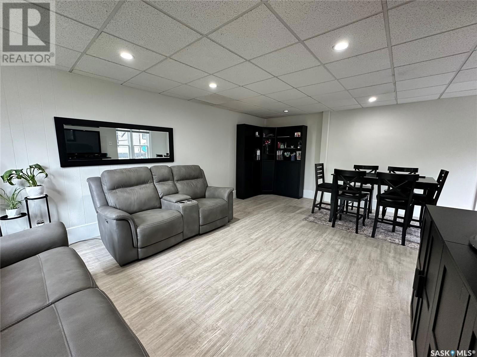 49 9TH AVENUE Image 8