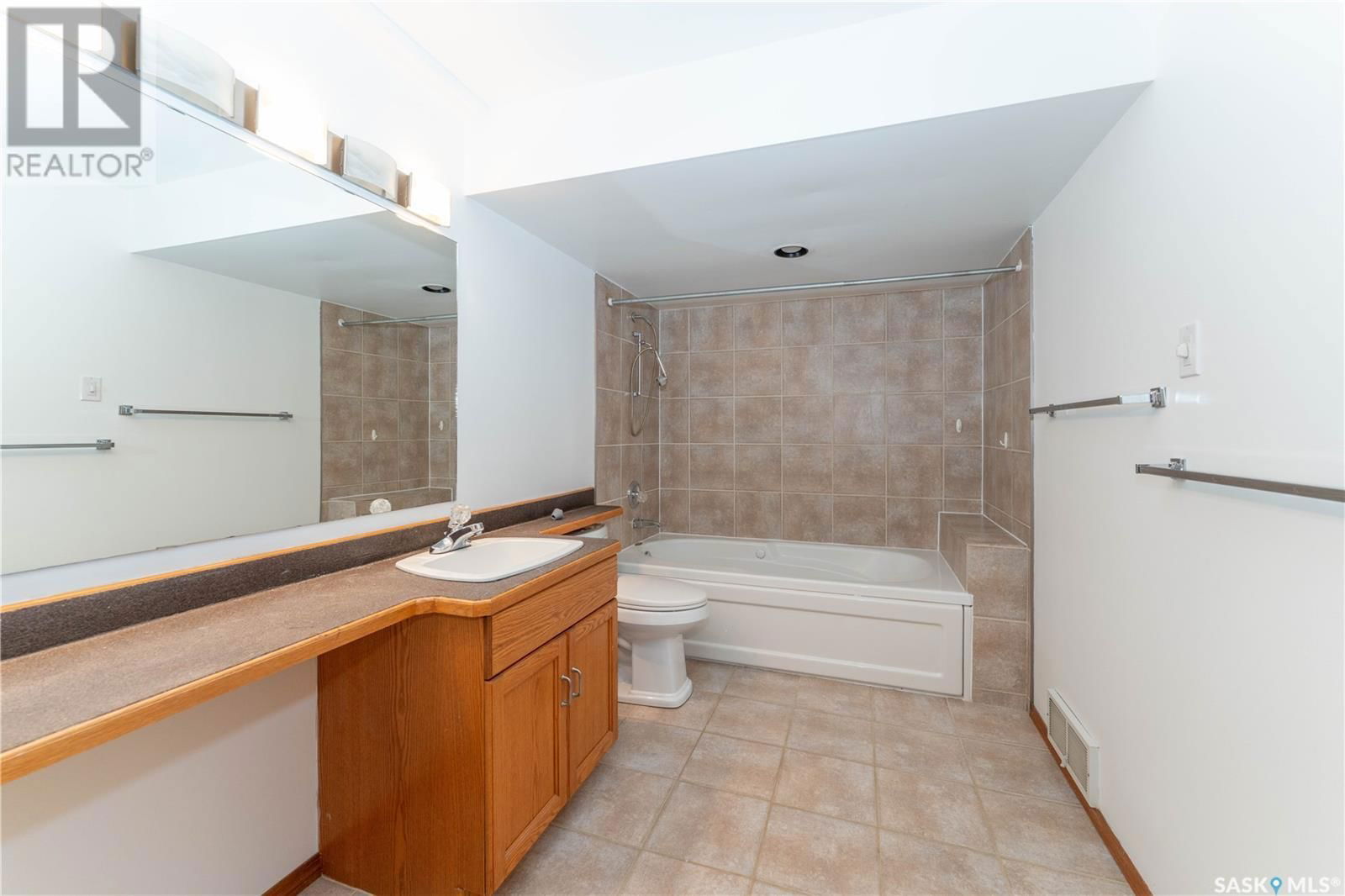 518 BONLI CRESCENT Image 31
