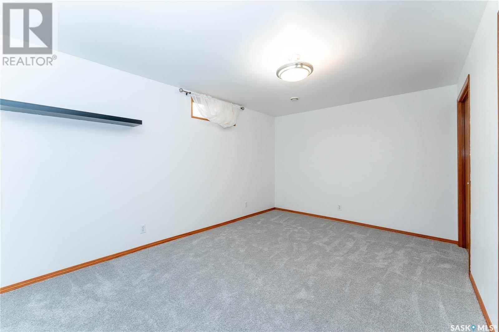 518 BONLI CRESCENT Image 32