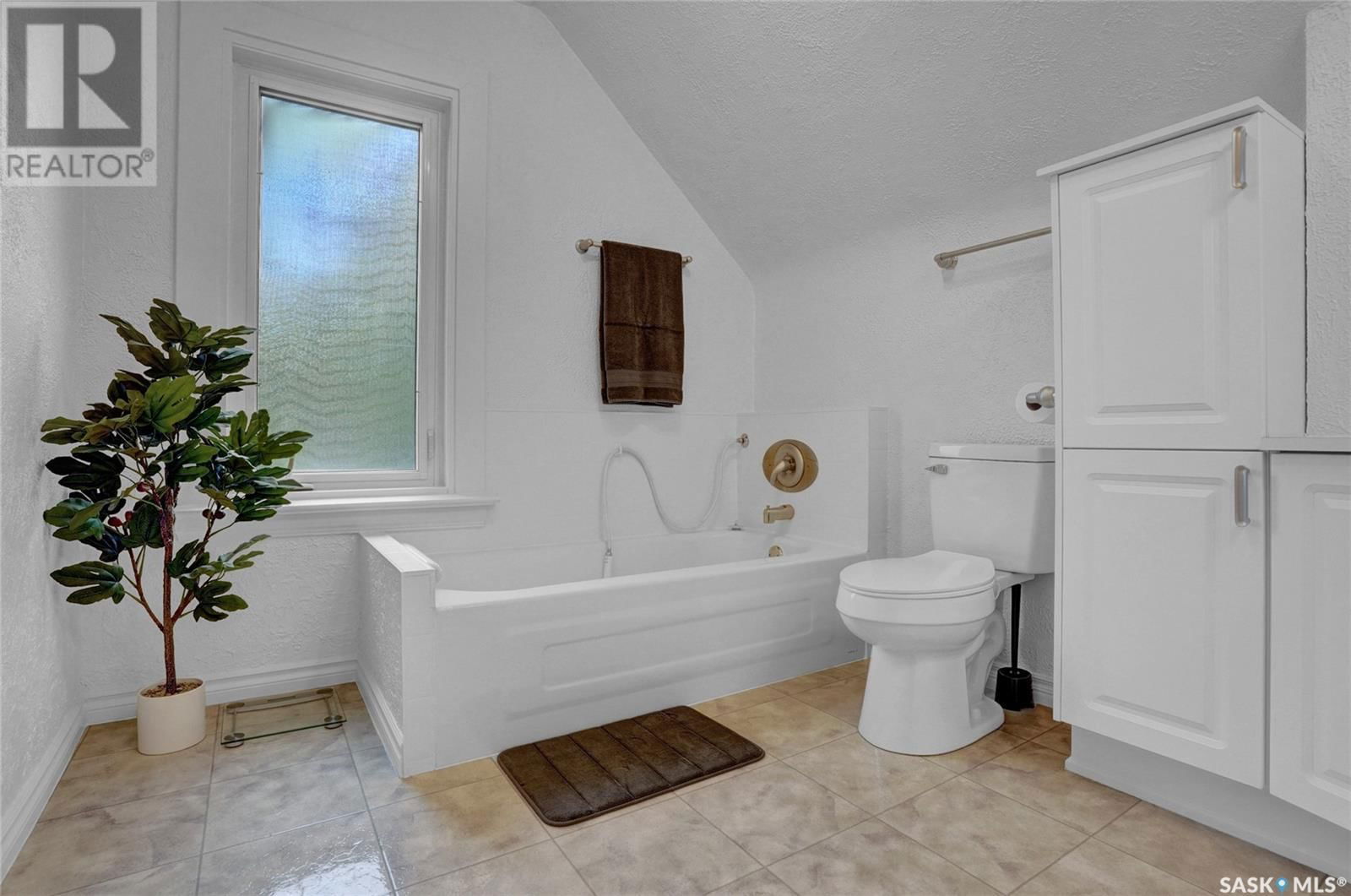 882 CONNAUGHT AVENUE Image 33