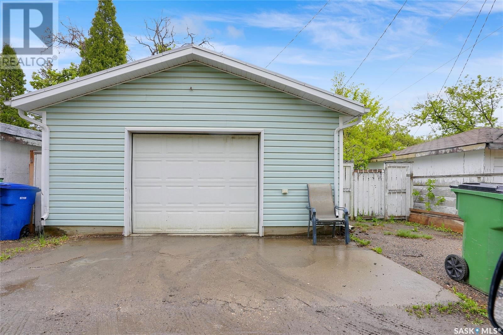 882 CONNAUGHT AVENUE Image 38